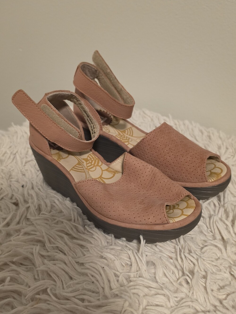 FLY London Yala Blush Pink Perforated Wedge Sandals Sz 37 6.5 7